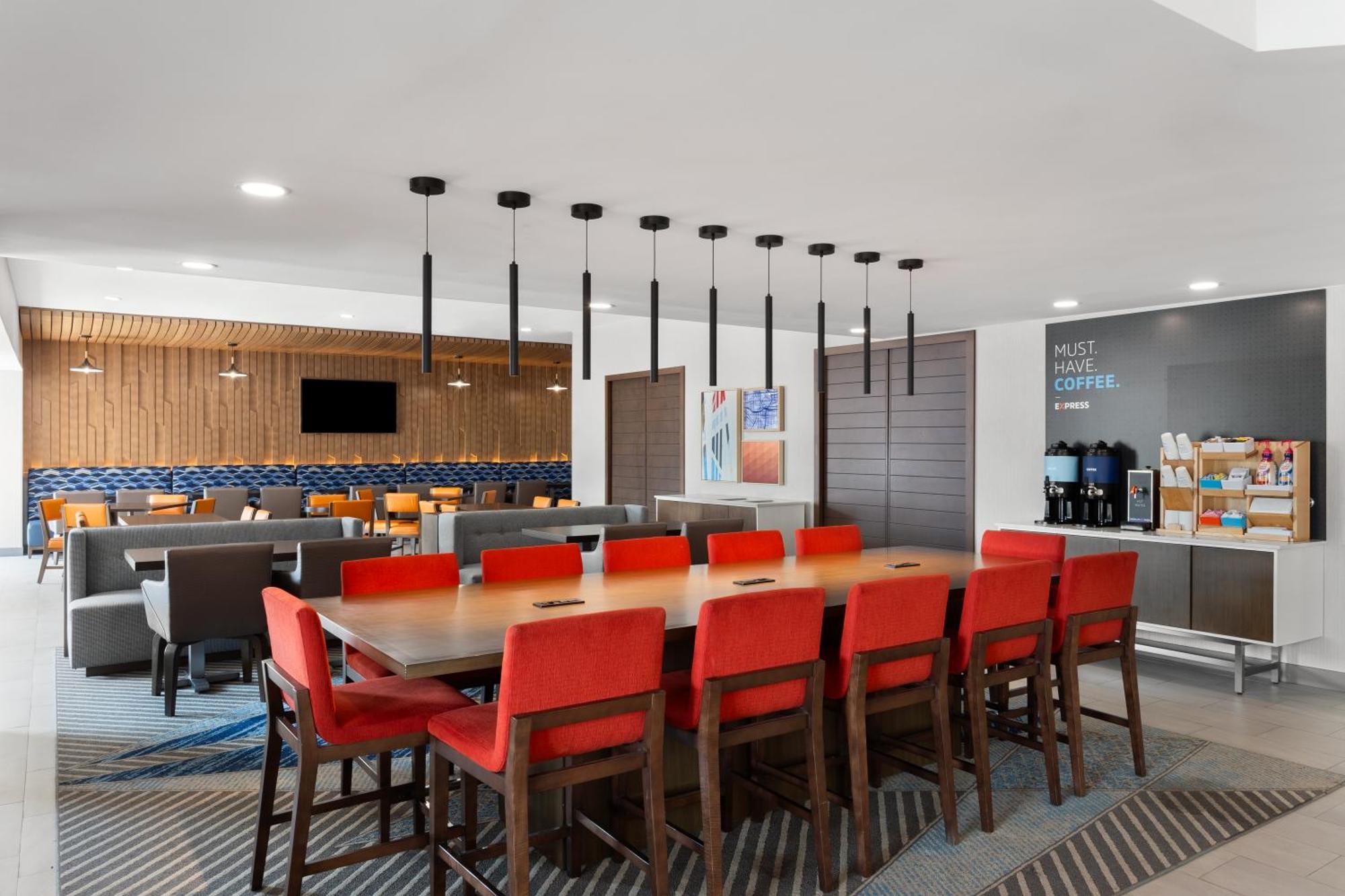 Holiday Inn Express Atlanta Airport - North, An Ihg Hotel College Park Екстериор снимка